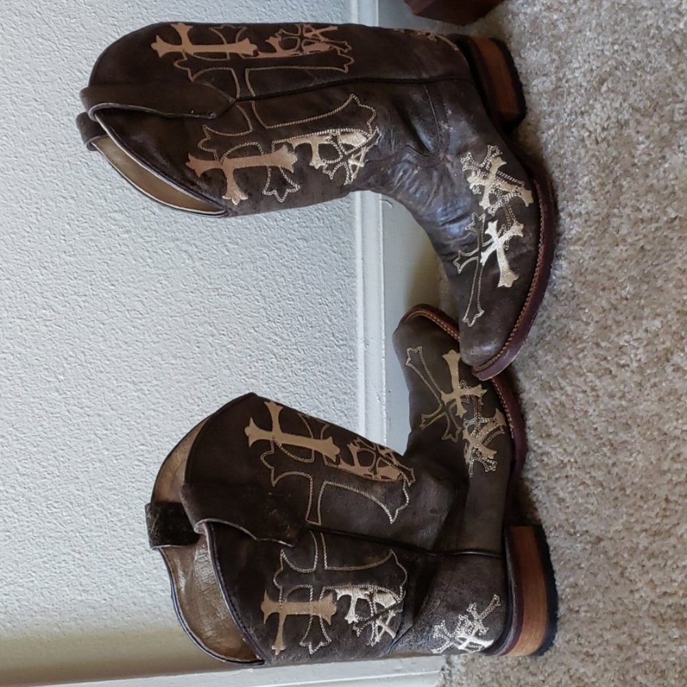 Size 8 womans Cowboy boots
